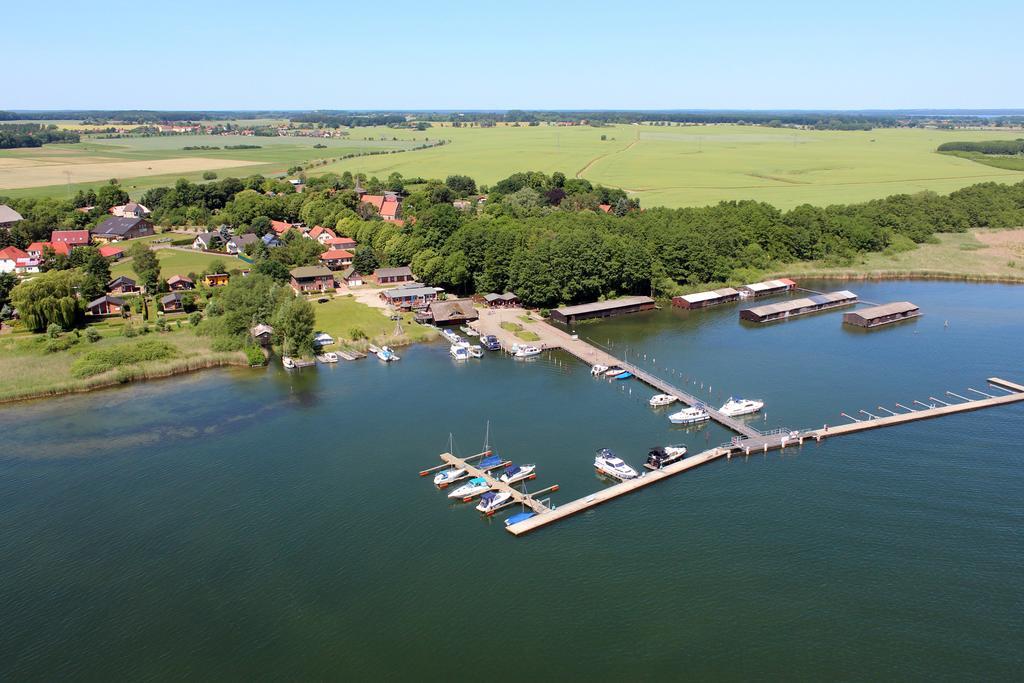 Ferienanlage Mueritz Seeromantik Sietow Dorf Exterior photo